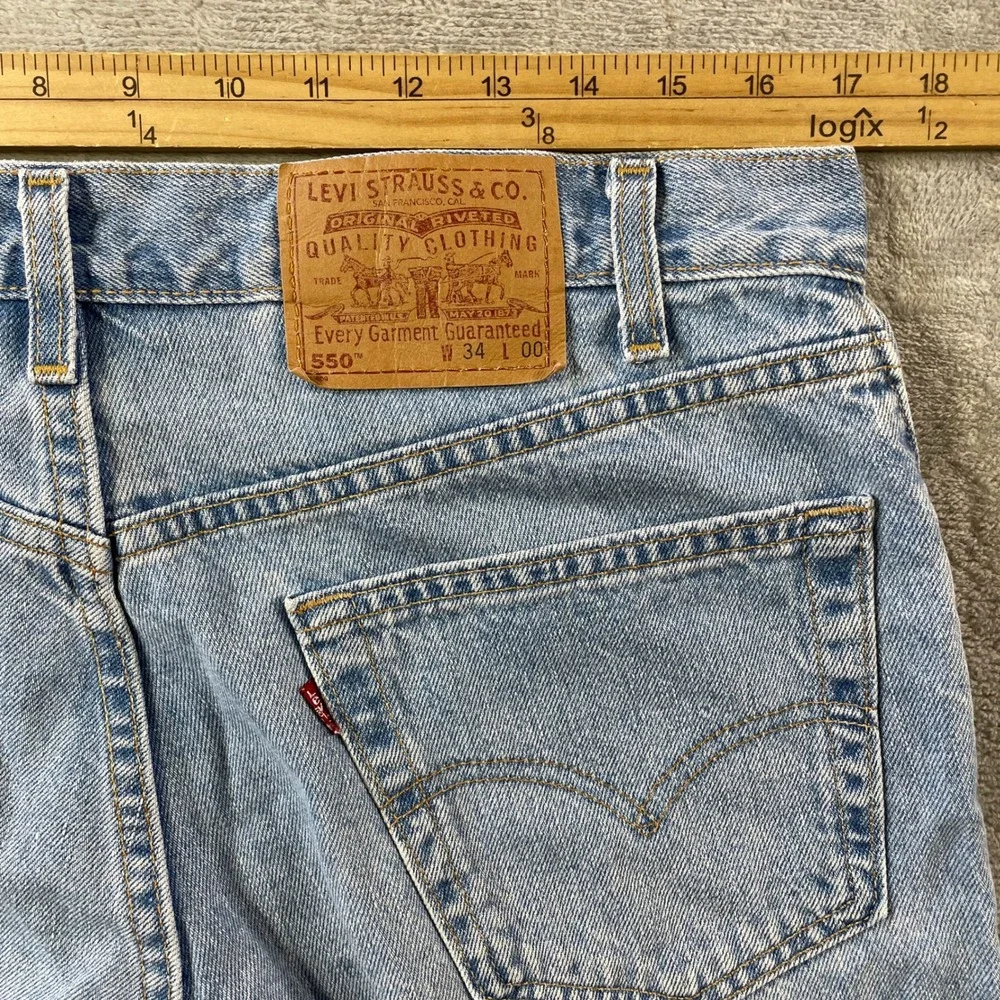 Vintage Levis 550 Denim Shorts Relaxed Fit Mens 34 Blue Light Wash USA Y2K